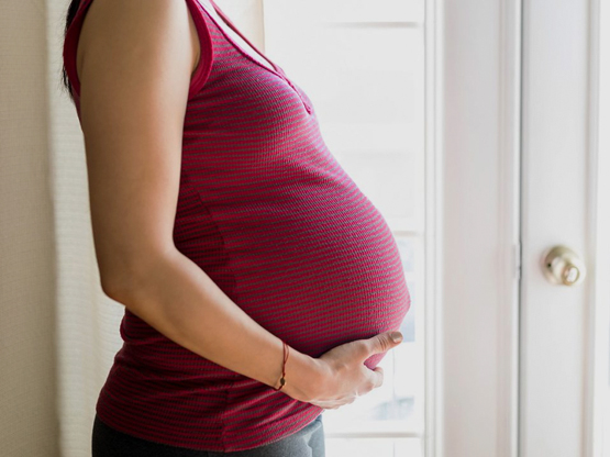 Which are Early Symptoms and Common complications of pregnancy?